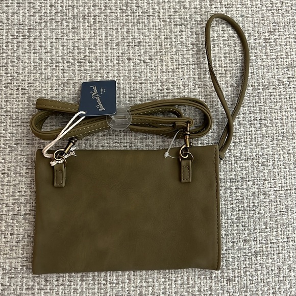 NWT Universal Thread Crossbody Wristlet - Picture 5 of 7